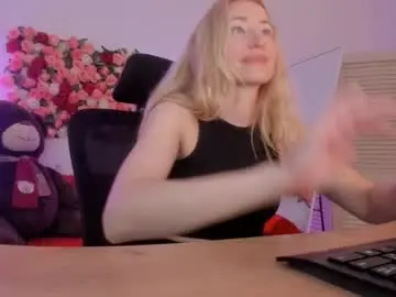 Chaturbate Live Sex Cam of astramonroe