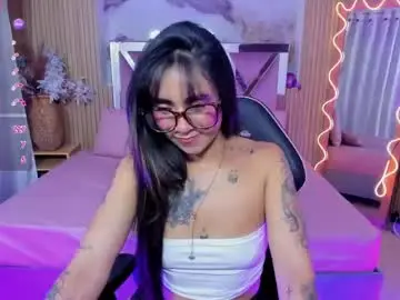 Chaturbate Live Sex Cam of lindsay_tay