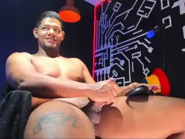 Chaturbate Adult Webcams of daniel_boy18