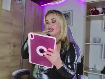 Chaturbate Live Sex Cam of angelica_sparks