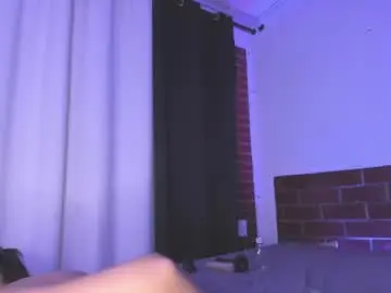 Chaturbate Live Sex Cam of emmaclark_1