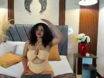 Chaturbate Live Sex Cam of izzy_lux