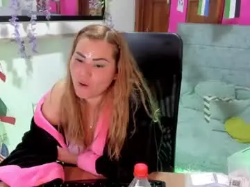 Chaturbate Sex Cam of julieta_star69