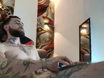 Chaturbate Nude Webcam of luke_davis01