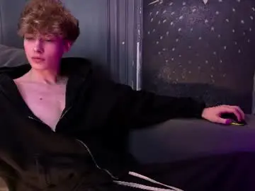 Chaturbate Sex Cam of curlytwinkboy