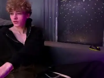 Chaturbate Best live sex cam show of curlytwinkboy
