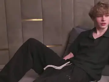 Chaturbate Adult Webcams of curlytwinkboy