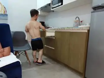 Chaturbate Nude Webcam of midgettripod1