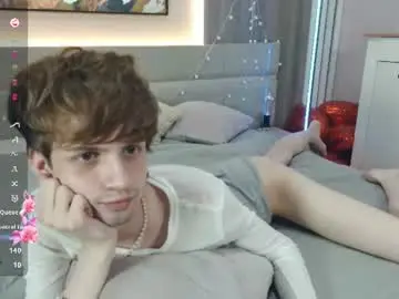 Chaturbate Live Sex Cam of bimbo_boy_