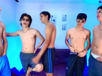 Chaturbate Watch Live Sex Cams of chillbicrew