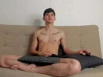 Chaturbate Live Sex Cam of yizus_bonz