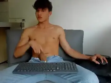 Chaturbate Watch Live Sex Cams of yizus_bonz