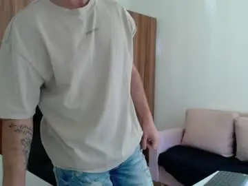 Chaturbate Live Sex of darius_94