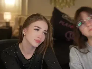 Chaturbate Live Sex Cam of kira0541