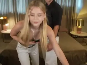 Chaturbate Live Sex Cam of kira0541