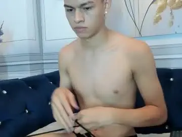 Chaturbate Live Sex Cam of apolo_jonnes