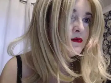 Chaturbate Live Sex Cam of queen_of_the_deck