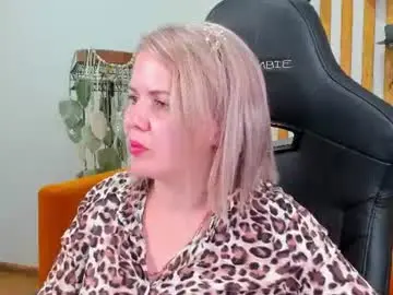Chaturbate Adult Video Chat of adeleravelle