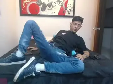 Chaturbate Watch Live Sex Cams of andrescoll25