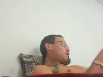 Chaturbate Free Live Porn of pirahna1012