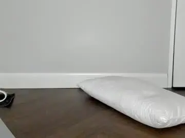 Chaturbate Live Sex Cam of bigtroublelittlechina