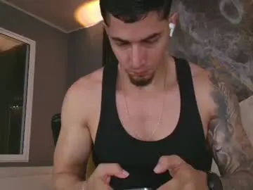 Chaturbate Live Porn of camiloalvarezzz3