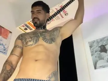 Chaturbate Live Sex Cam of myke_esthetic