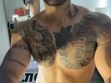 Chaturbate Free Porn Cam of myke_esthetic