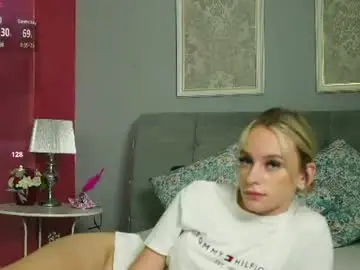 Chaturbate Free Porn Cam of mira_glow