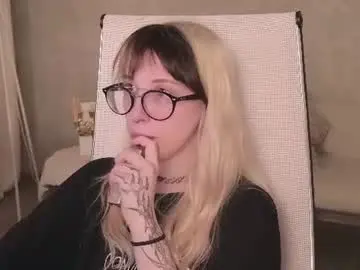 Chaturbate Live Sex Cam of eevamarie