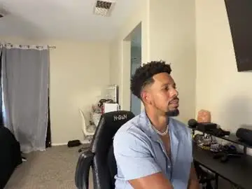 Chaturbate Free Live Porn of 10inch_gymjunky