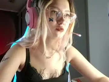 Chaturbate Live Sex Cam of lomamcmeen