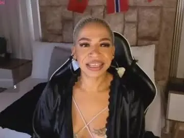 Chaturbate Live Sex Cam of summer_night_