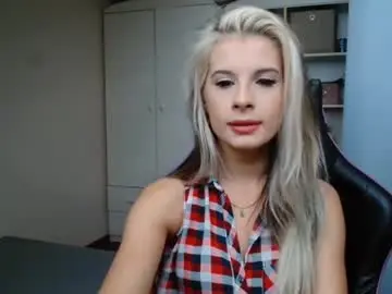 Chaturbate Live Sex Cam of kristineamore