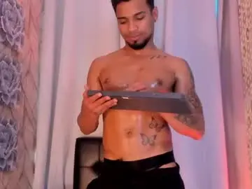 Chaturbate Free Live Porn of beako_strong