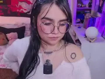 Chaturbate Live Sex Cam of tigerlily__1