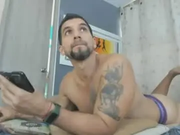 Chaturbate Sex Chat of juleslatin122