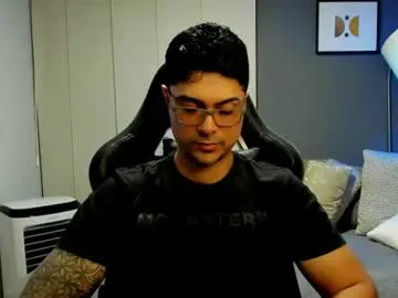 Chaturbate Free Porn Cam of adam_clarke