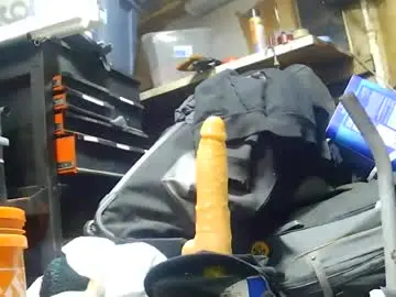 Chaturbate Sex Cam of bigmanaround9