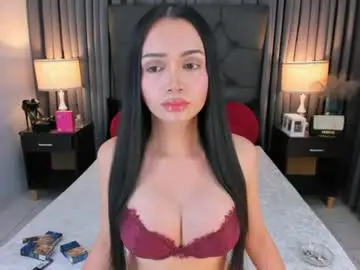 Chaturbate Live Sex Cam of mia_mow