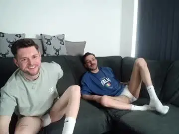 Chaturbate Live Sex Cam of twotwinkhusbands