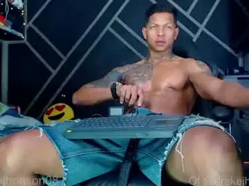 Chaturbate Nude Webcam of drake_jhonson08