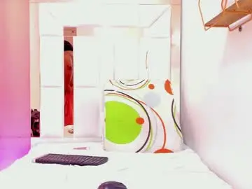 Chaturbate Live Sex of roxy_sexy69