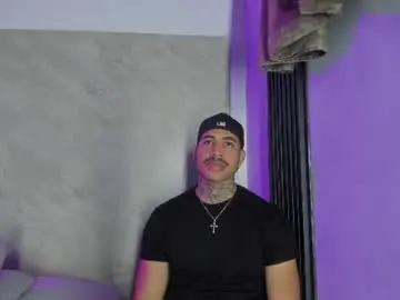 Chaturbate Free Live Porn of chirshot21_