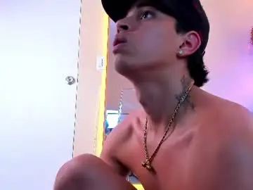 Chaturbate Nude Webcam of benjamin_more