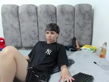 Chaturbate Live Sex Cam of bruno_cruz