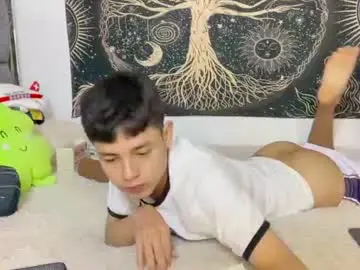 Chaturbate Adult Webcams of andy_belier