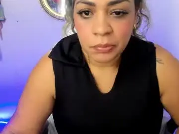 Chaturbate Live Sex Cam of latinamav22