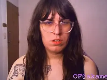 Chaturbate Live Sex Cam of akamedolle