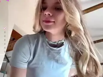 Chaturbate Live Sex Cam of chloe_show
